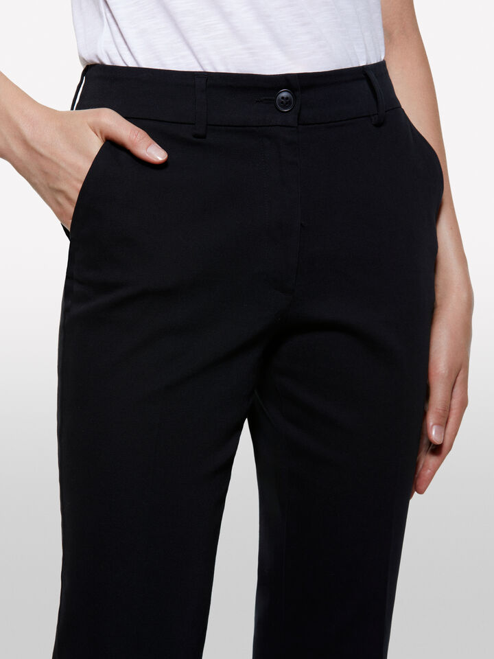 Calças flare fit pretas - calças flare para mulher - Preto | Sisley image number 4